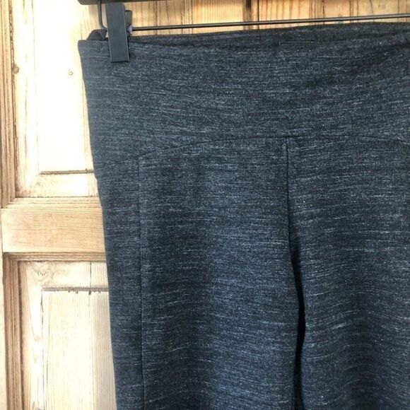 GETTINGBACKTOSQUAREONE Womens SIze Medium Gray Leggings Athletic Pants - Picture 2 of 9
